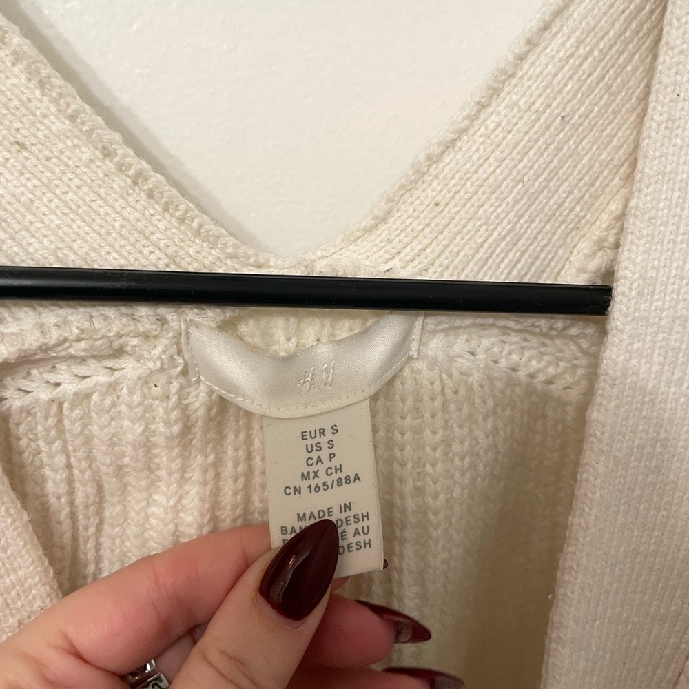 H&M Cardigan - Picture 2 of 5